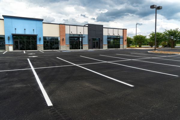 Cost of Parking Lot Blacktopping in Benton