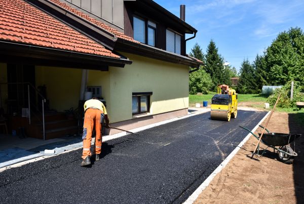 Cost of Blacktopping Service in Benton